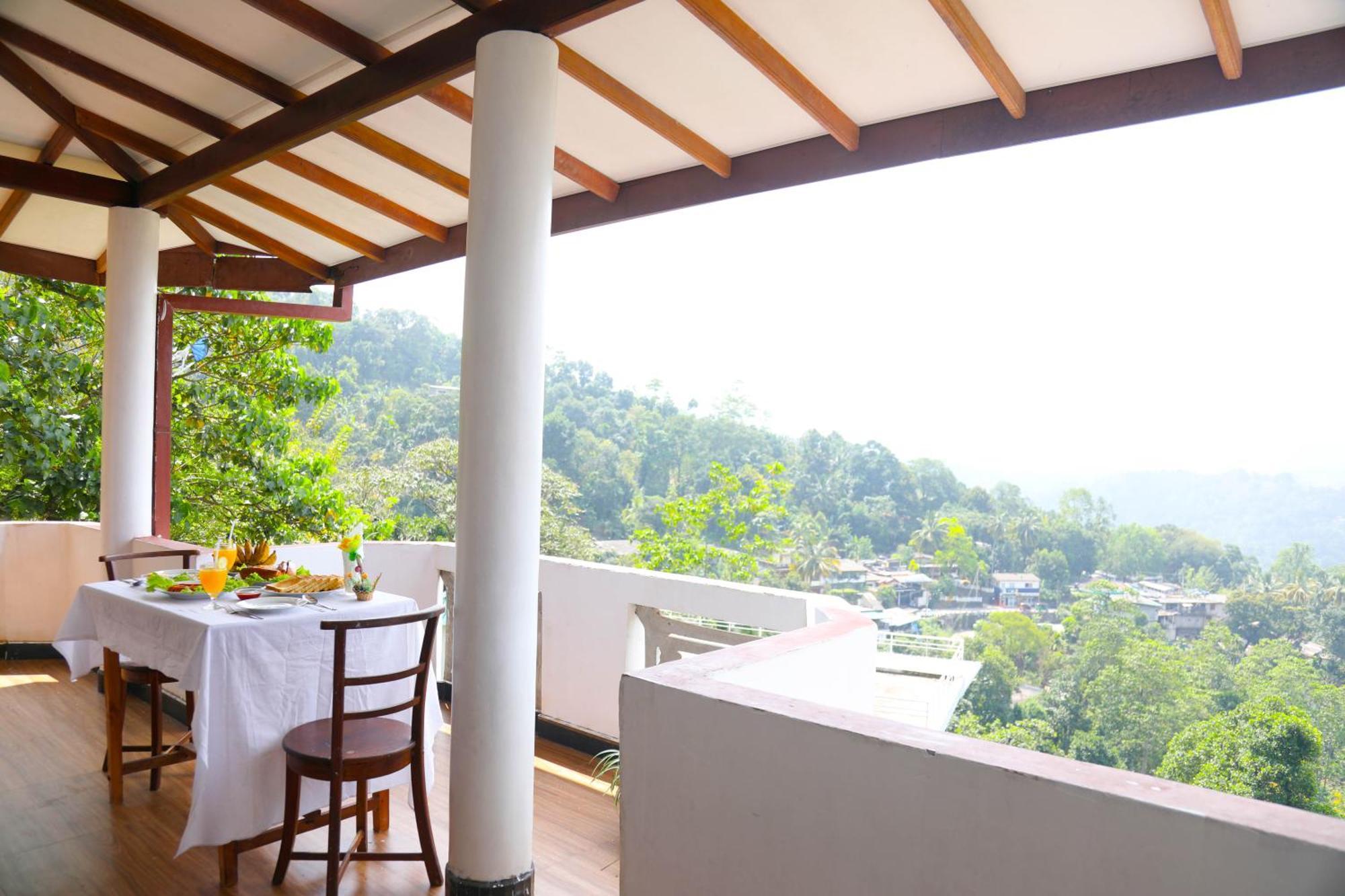 Mountain Bliss Villa Peradeniya Esterno foto
