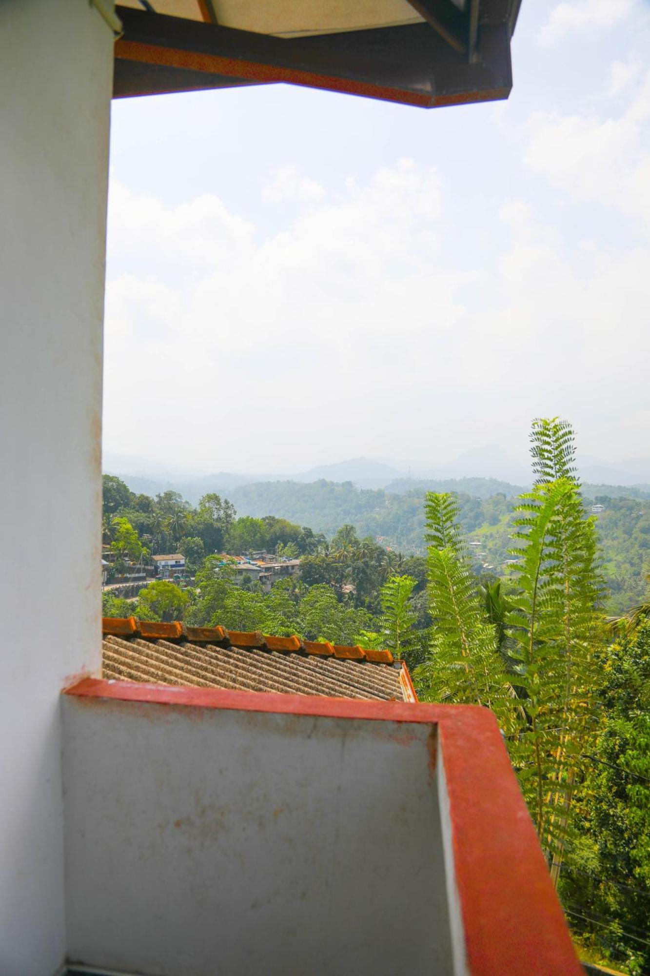 Mountain Bliss Villa Peradeniya Esterno foto