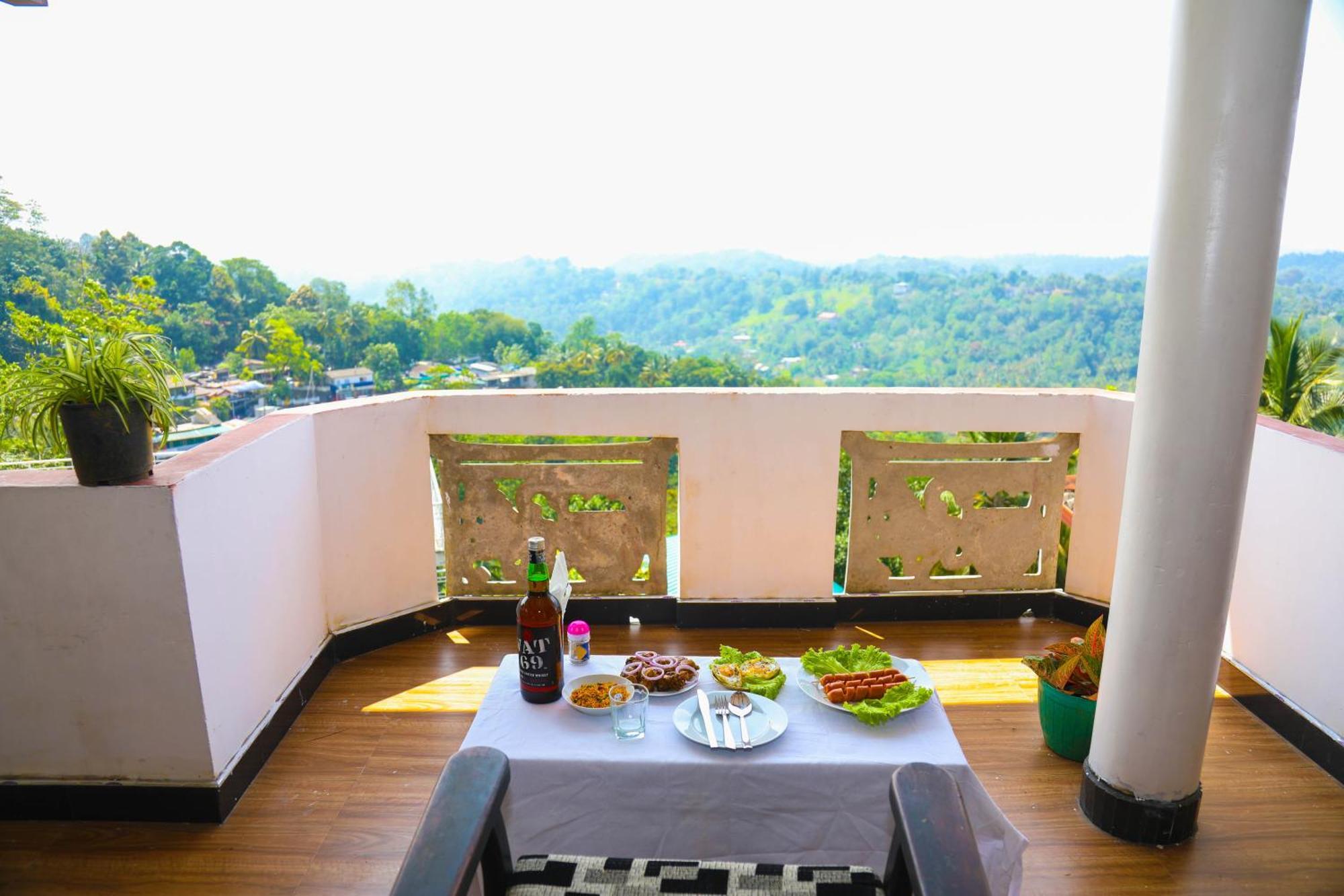 Mountain Bliss Villa Peradeniya Esterno foto