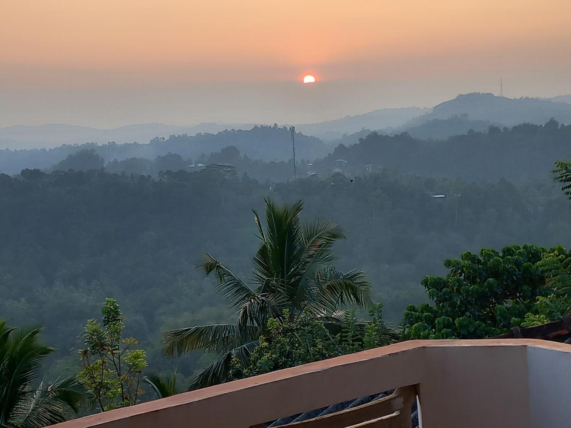 Mountain Bliss Villa Peradeniya Esterno foto